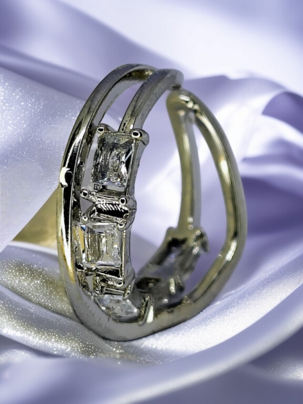 Zebarkart Anti Tarnish Double Line Stone Finger Ring