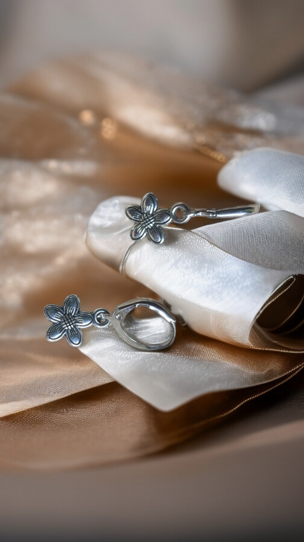 Zebarkart Five Petal Flower Earring