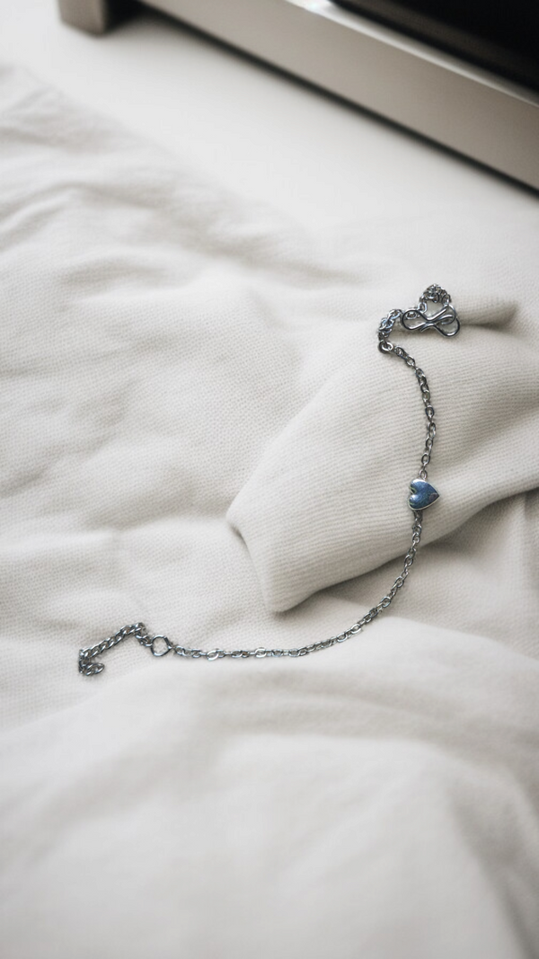 Zebarkart Silver Heart Chain Bracelet