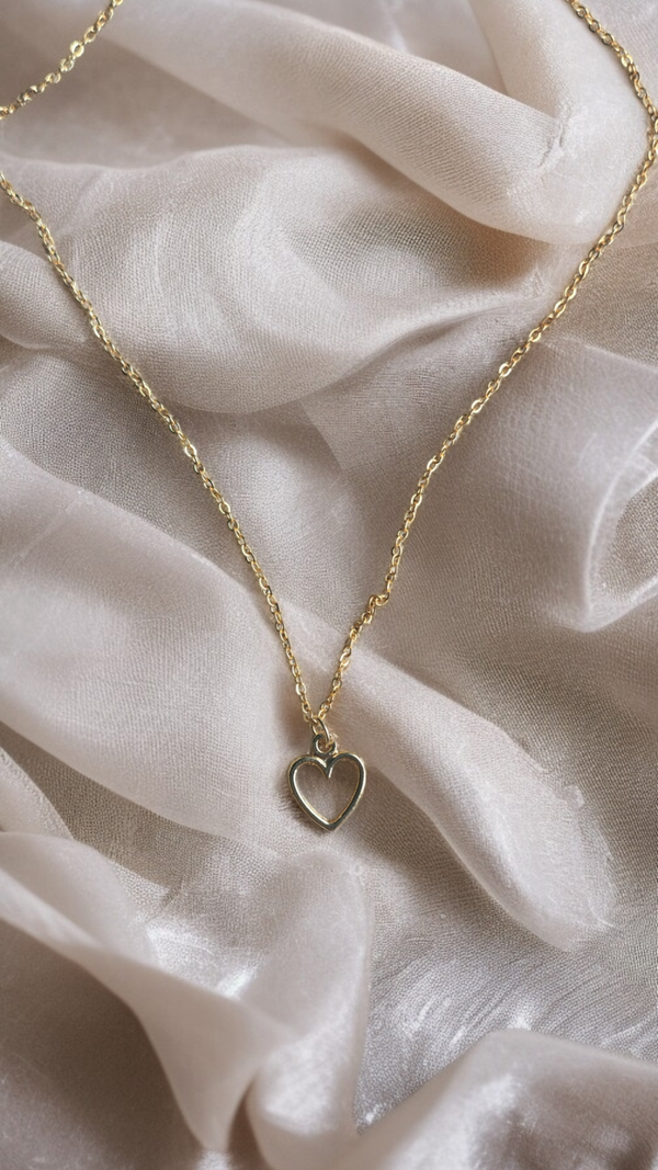 Zebarkart Golden Heart Pendant Chain Necklace